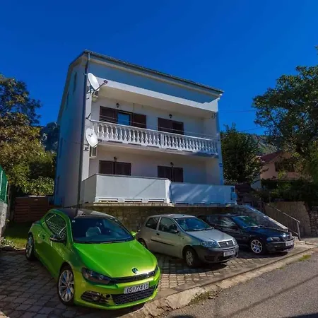 Apartment In 5610 Grizane-Belgrad
